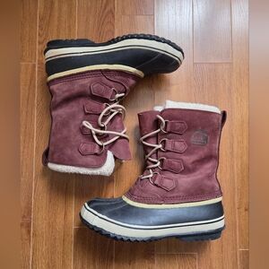 Sorel Burgundy and Black Winter Boots
